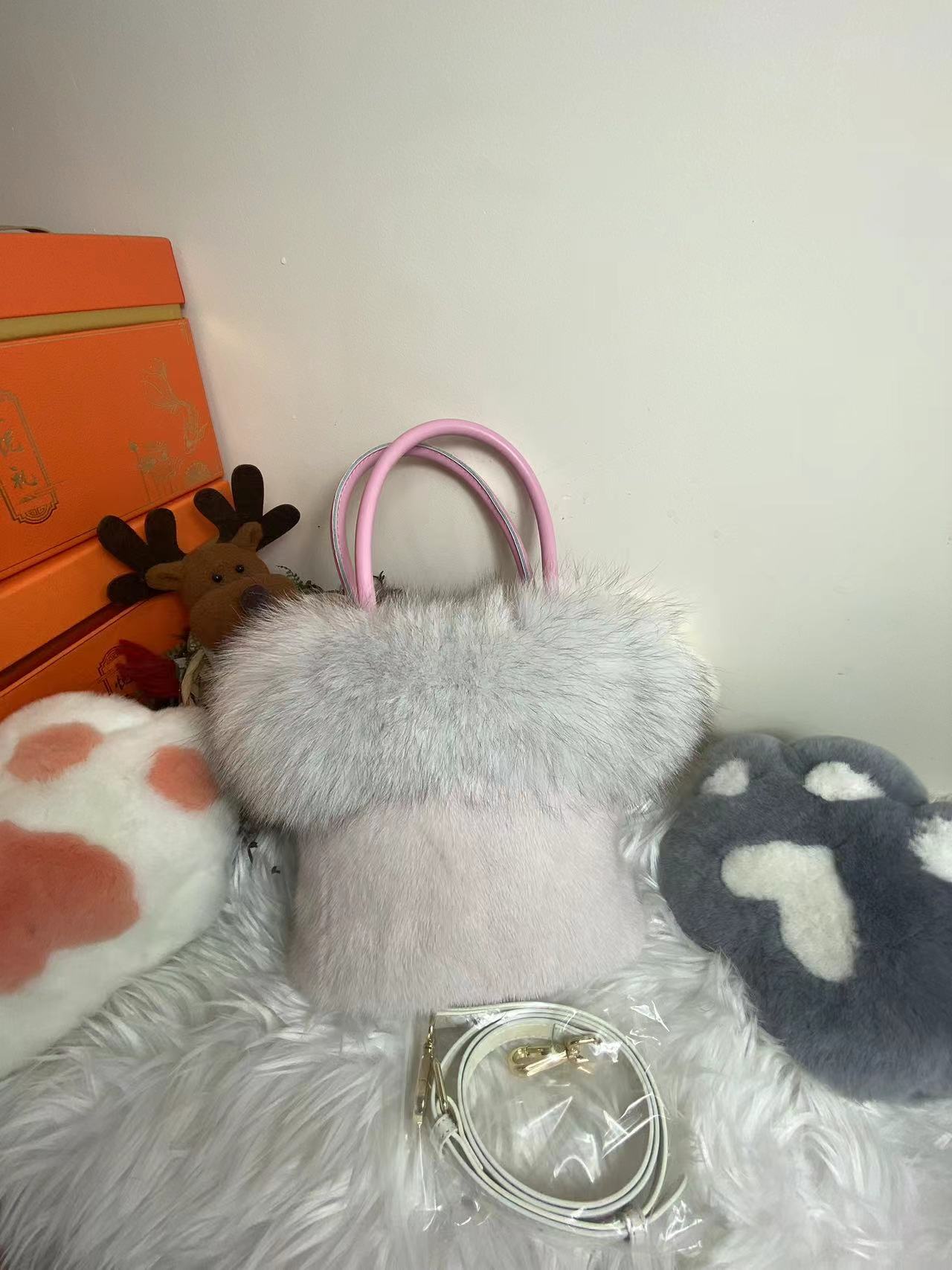 WFCS-W9189-7 Light pink mink fur bag