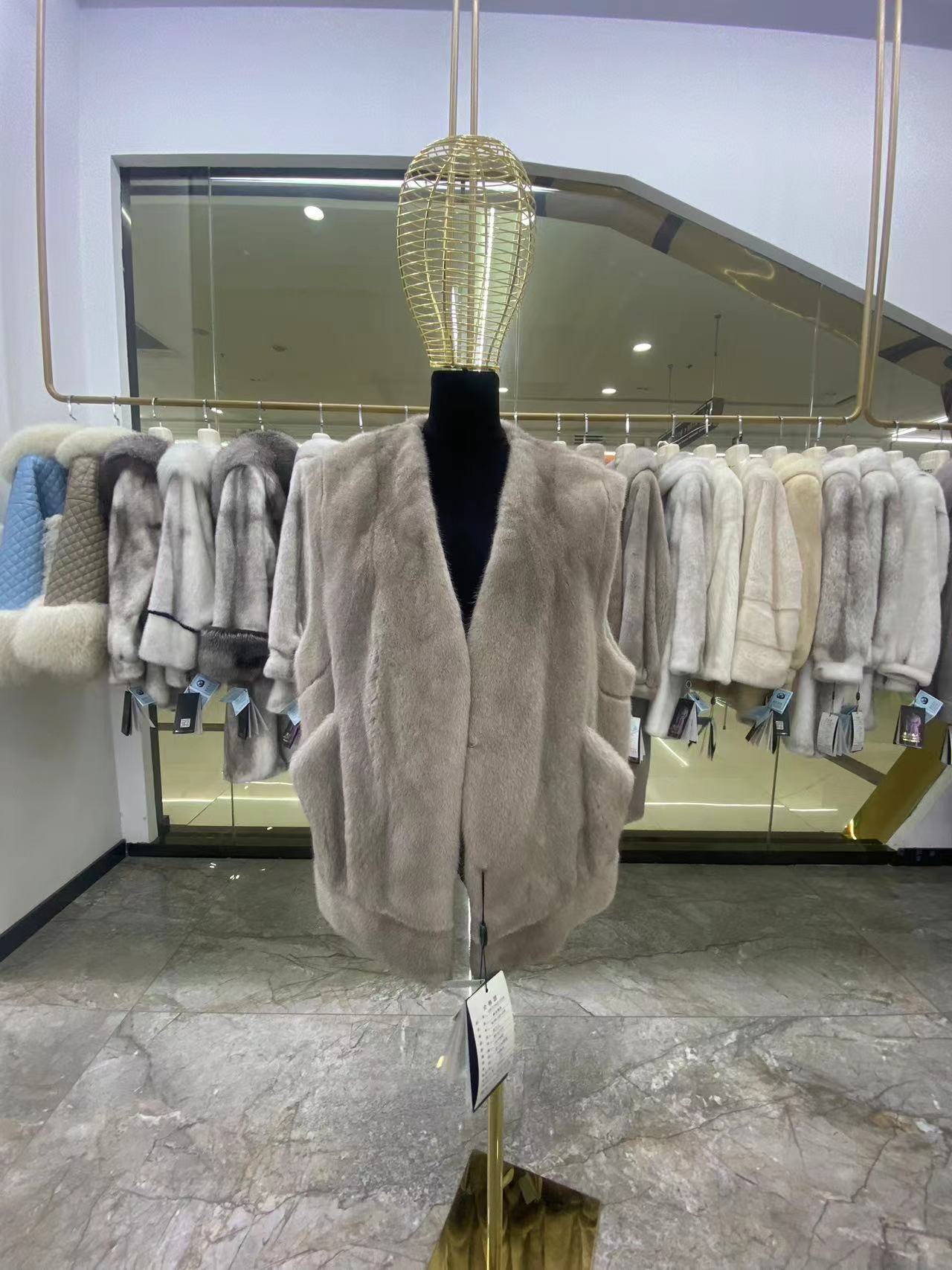 WFCS-TH689 Silver blue vest V-neck mink coat